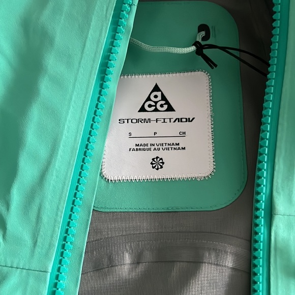 Nike ACG stormfit gore-tex jacket - Picture 2 of 3